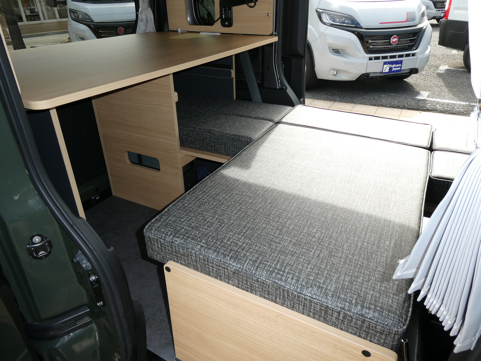 キャンピングカー軽キャンパー