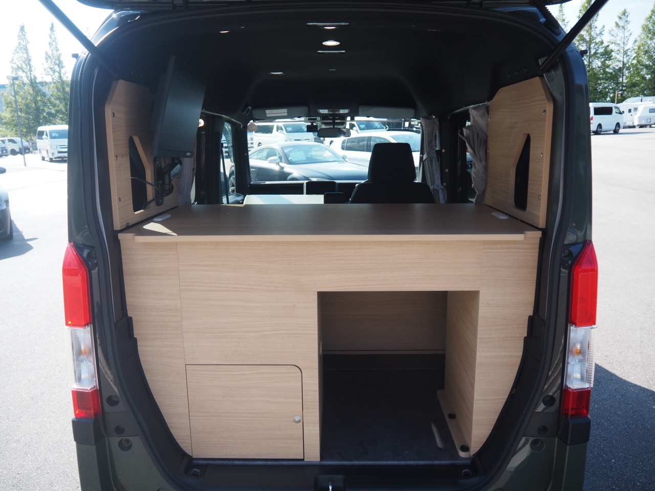 キャンピングカー軽キャンパー