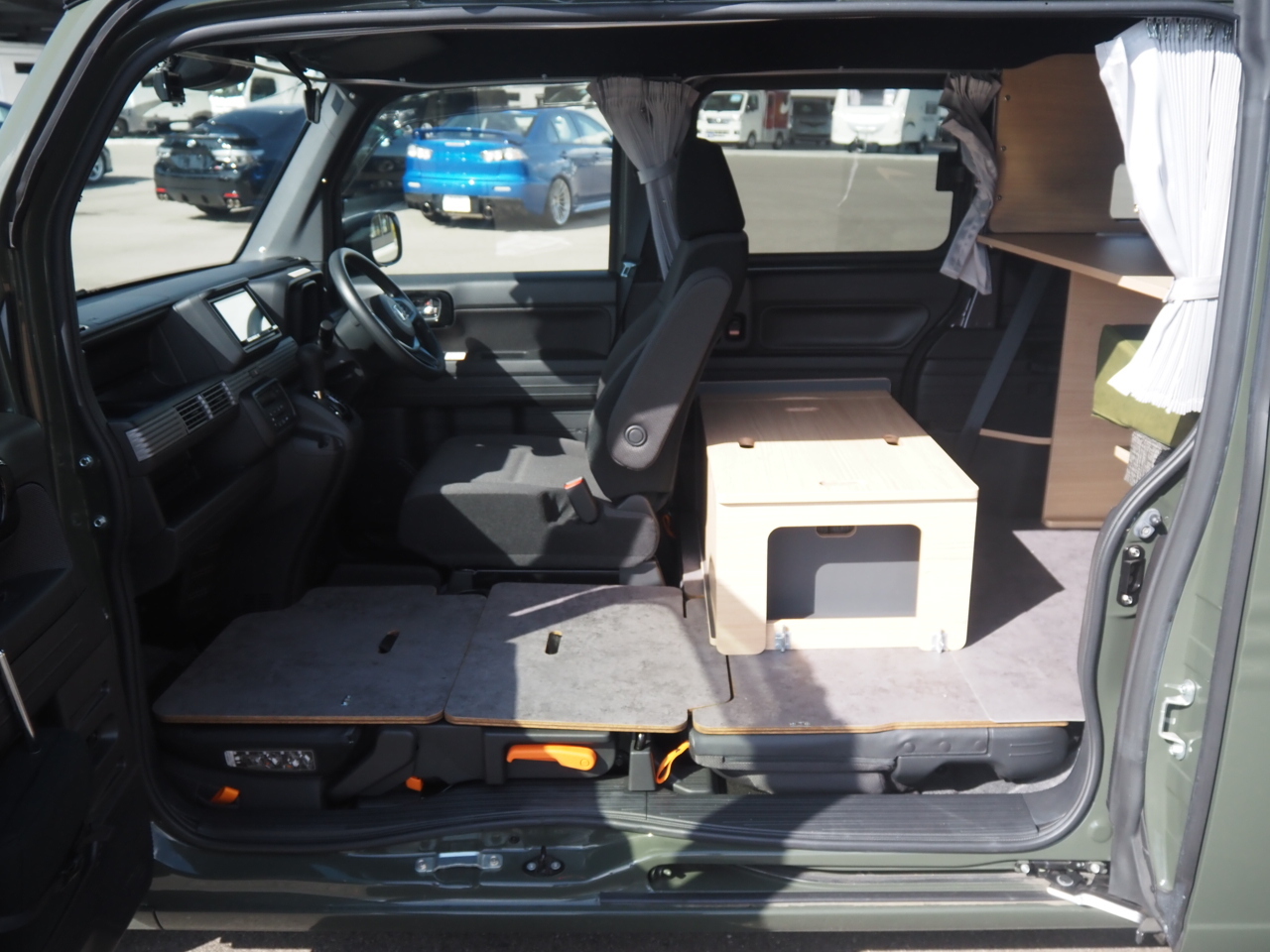 キャンピングカー軽キャンパー