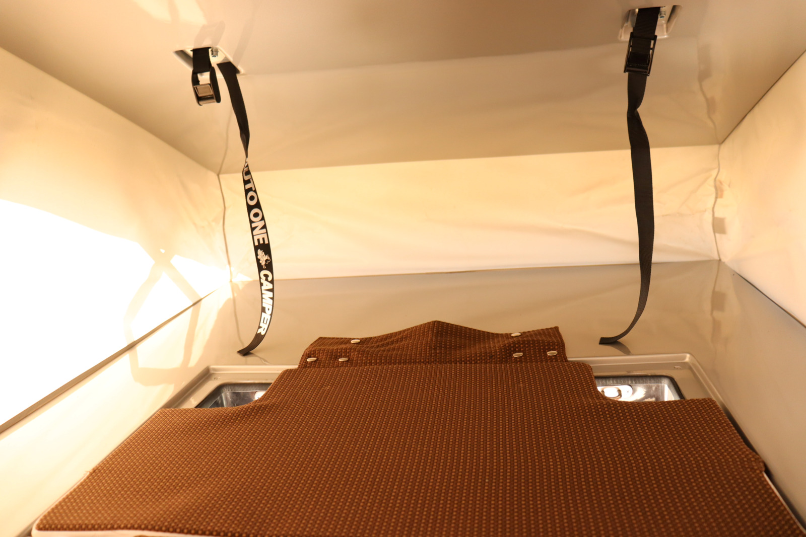 キャンピングカー軽キャンパー