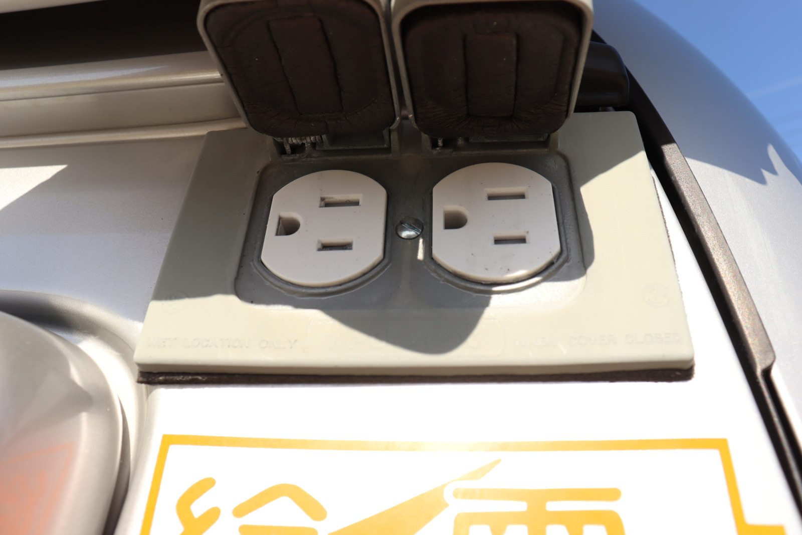 キャンピングカー軽キャンパー