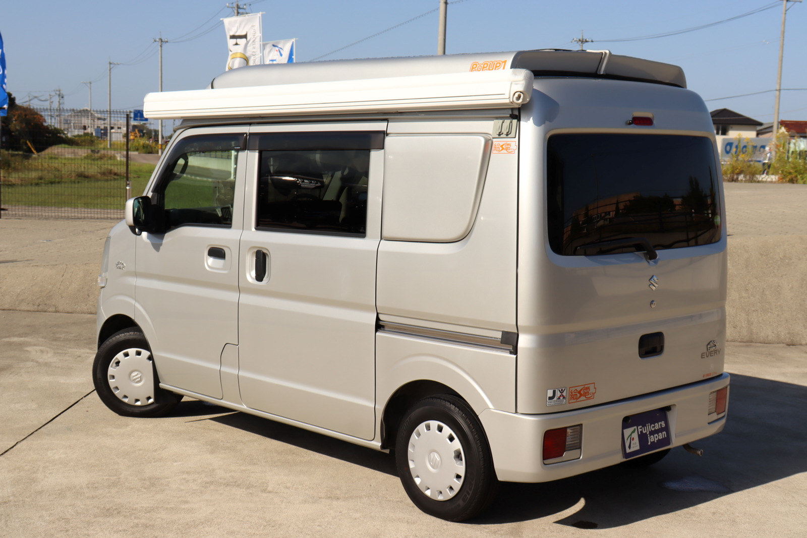 キャンピングカー軽キャンパー