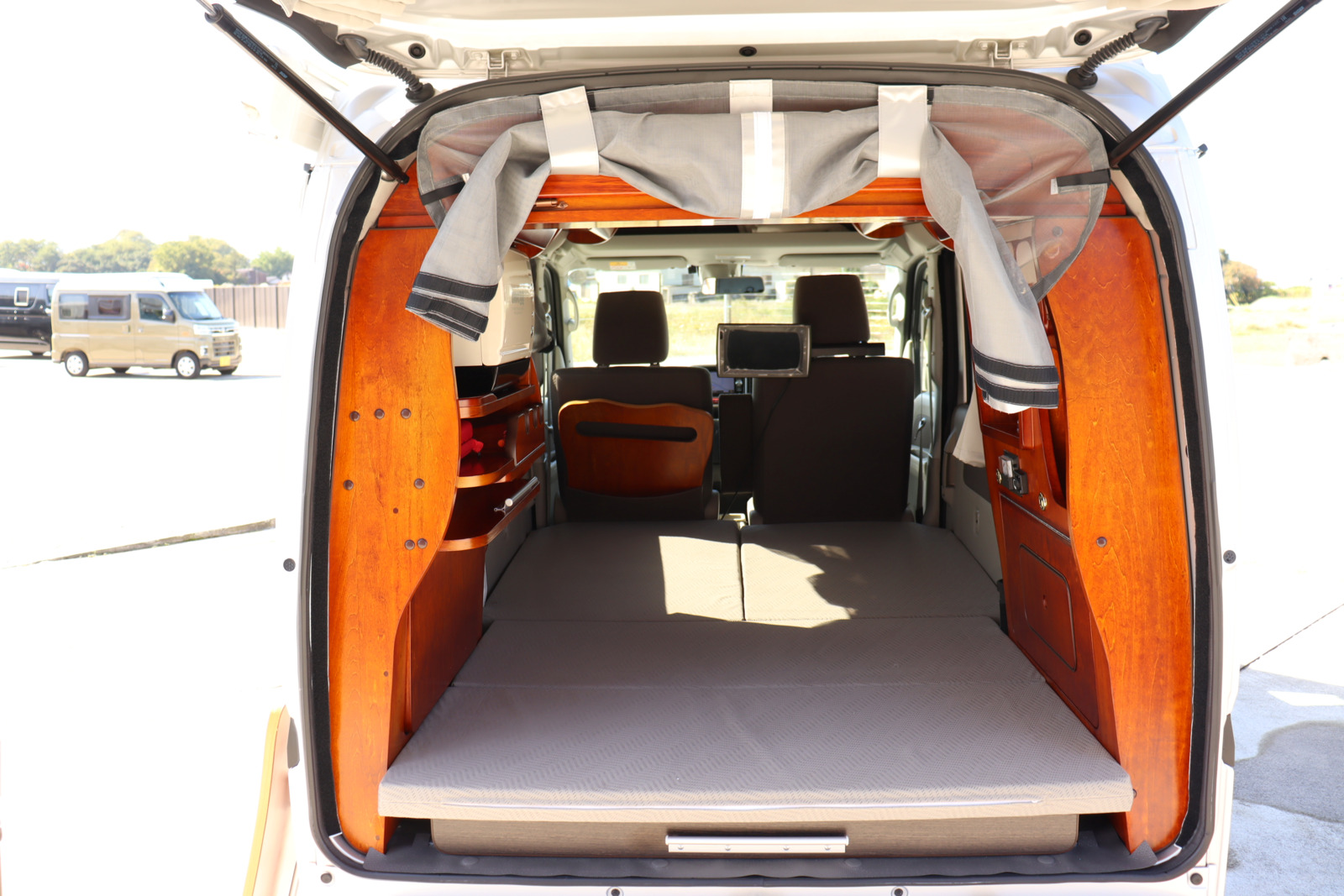 キャンピングカー軽キャンパー