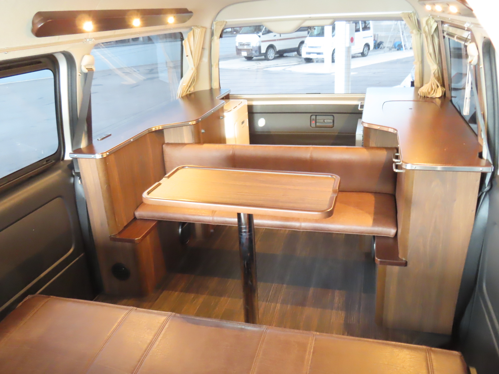 キャンピングカーバンコン