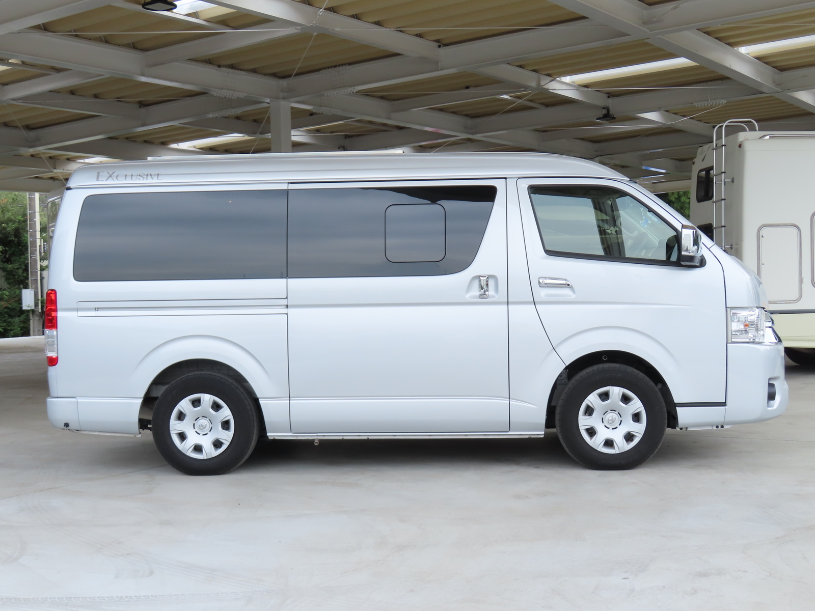 キャンピングカーバンコン