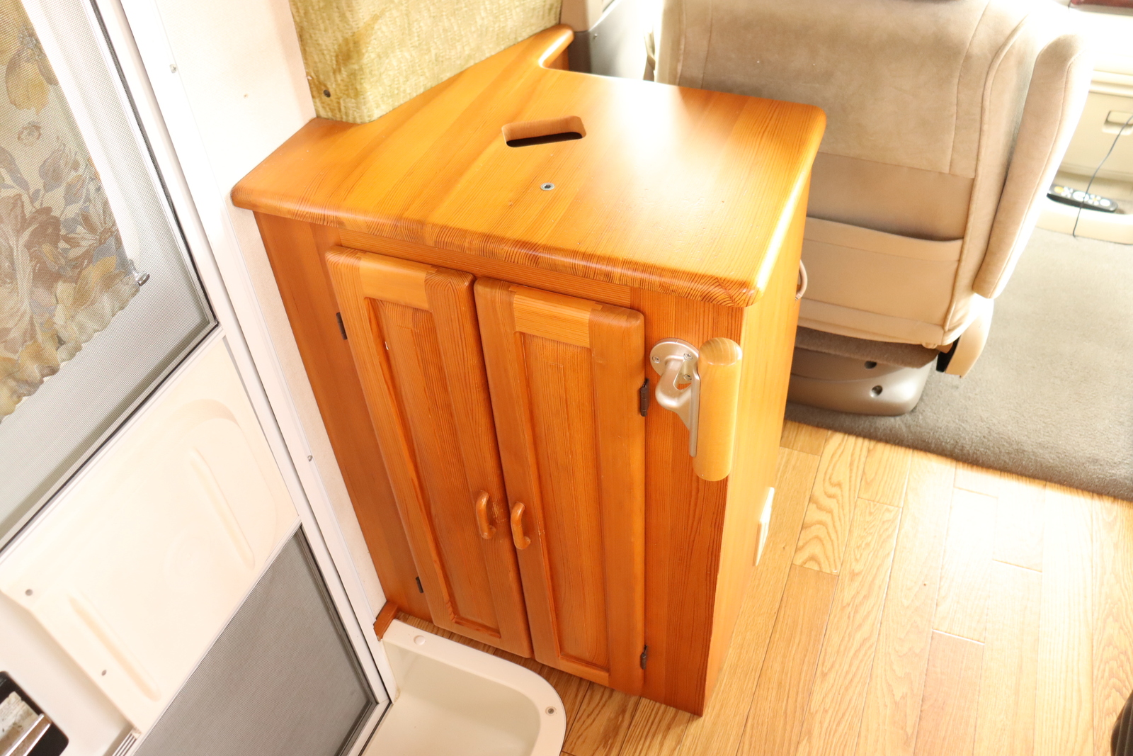 キャンピングカーキャブコン