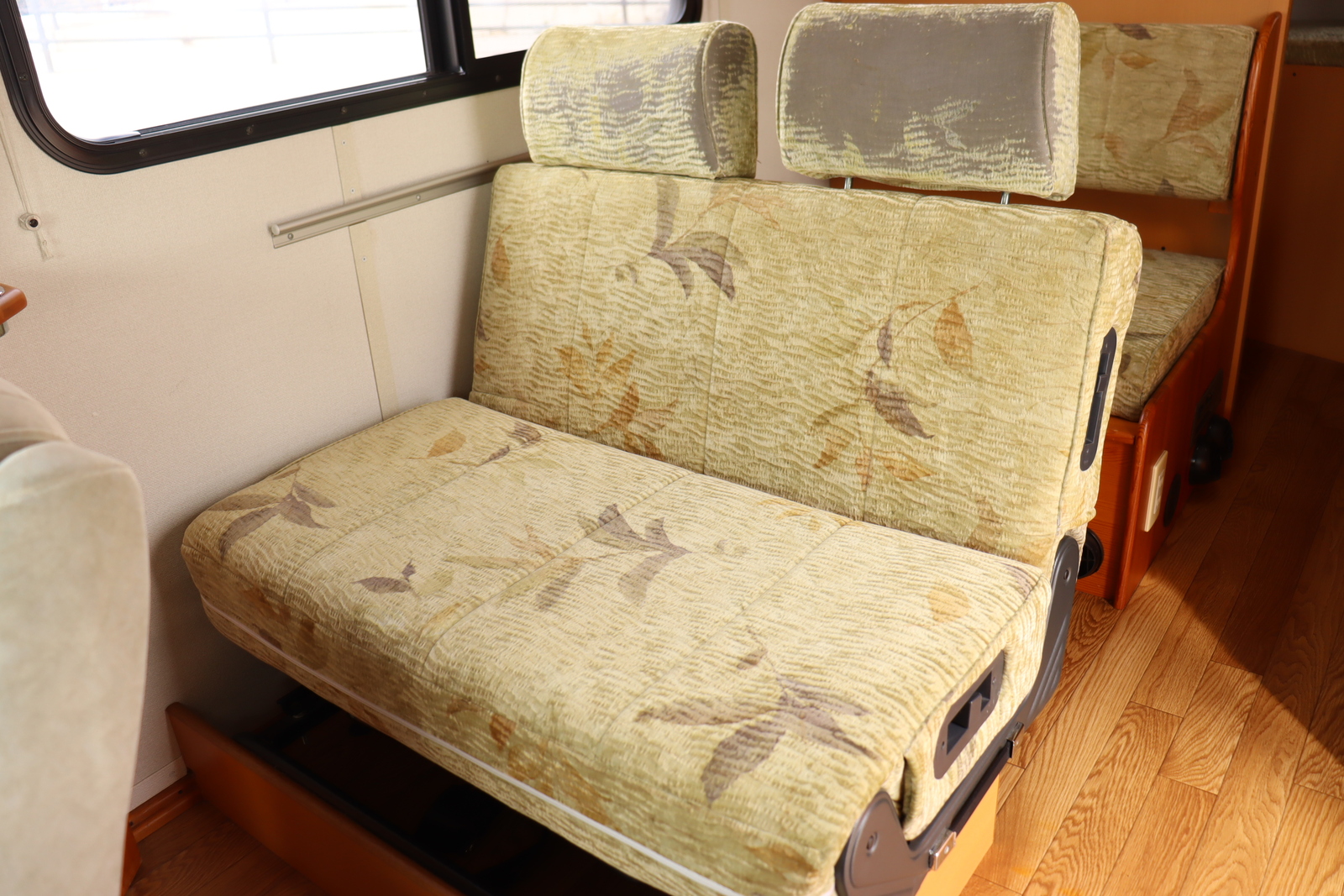 キャンピングカーキャブコン