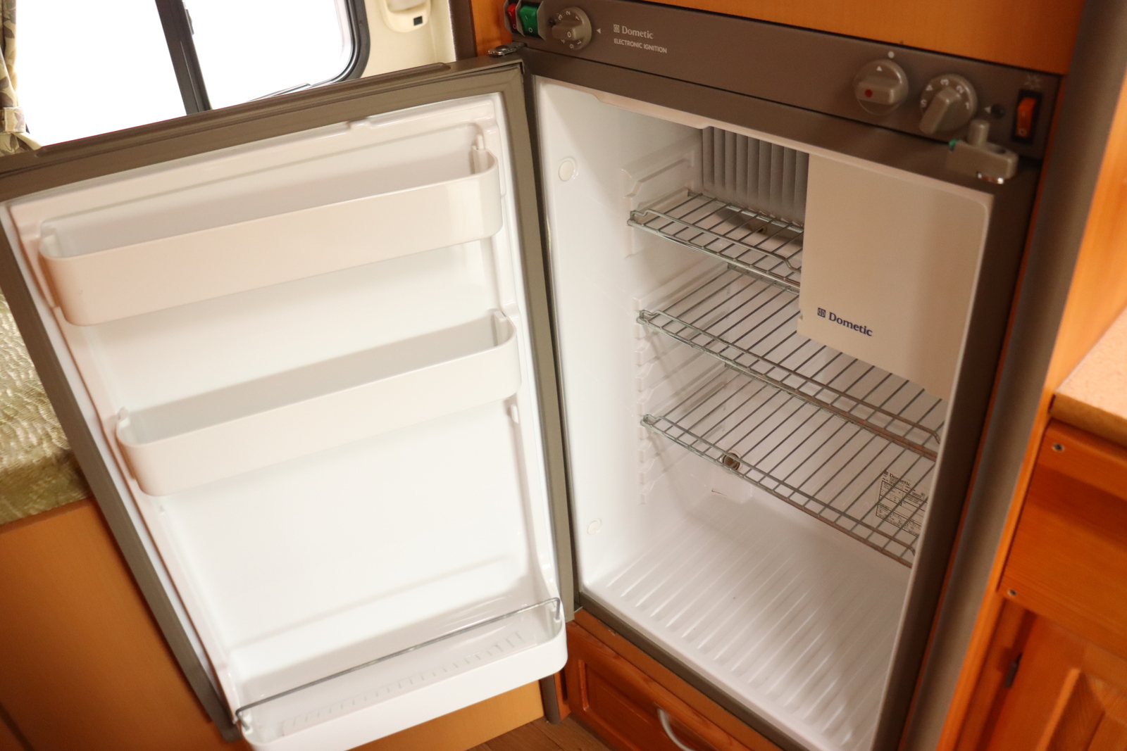 キャンピングカーキャブコン