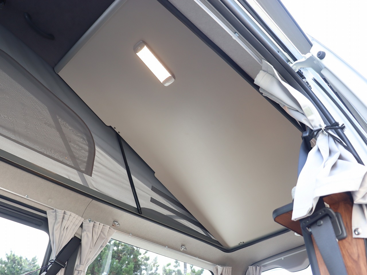 キャンピングカーバンコン