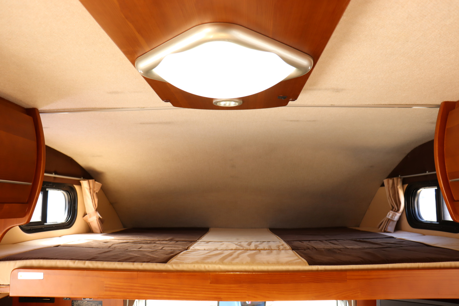 キャンピングカーキャブコン