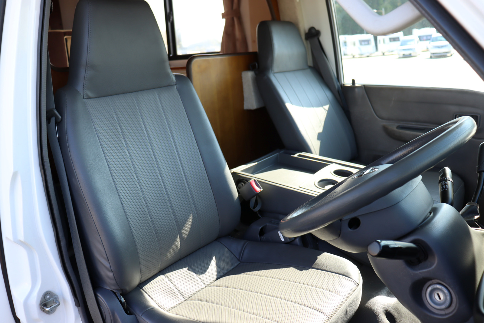 キャンピングカーキャブコン