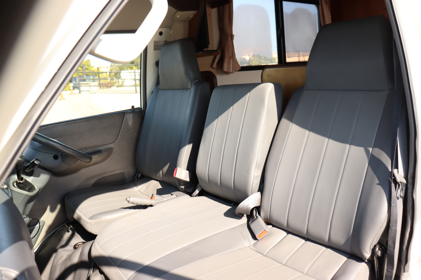 キャンピングカーキャブコン