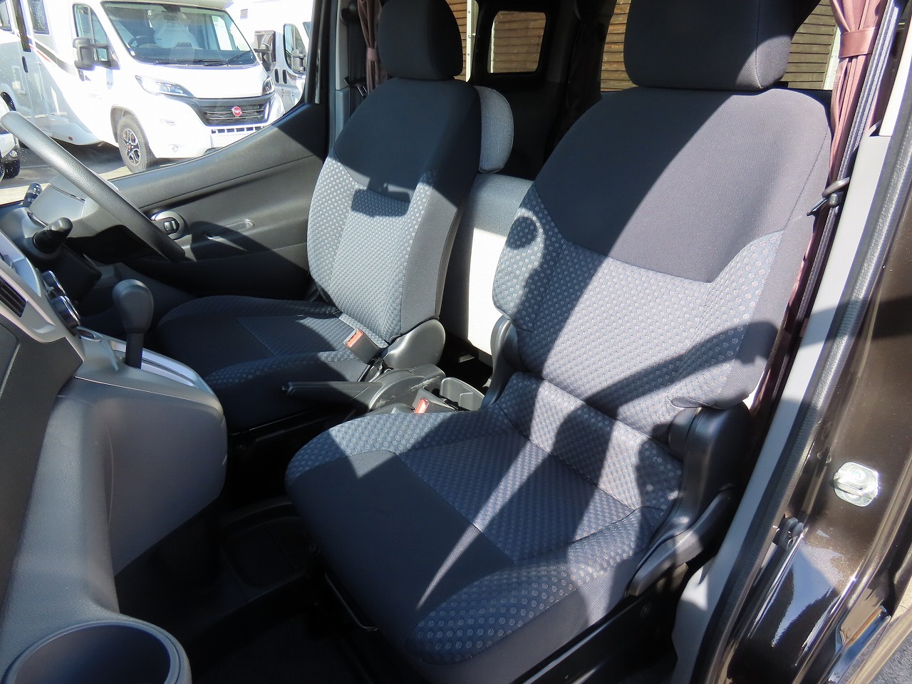 キャンピングカーバンコン