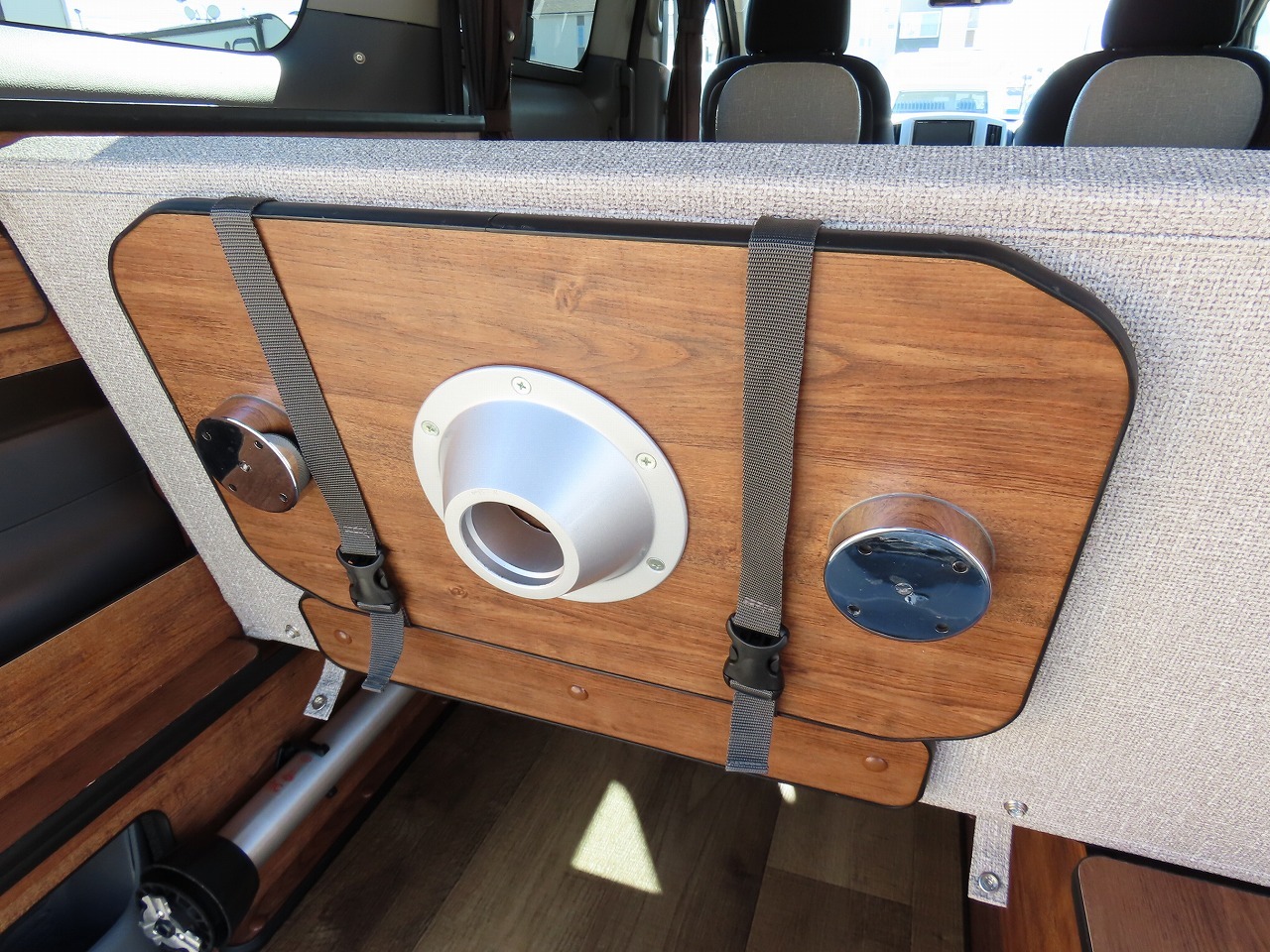 キャンピングカーバンコン