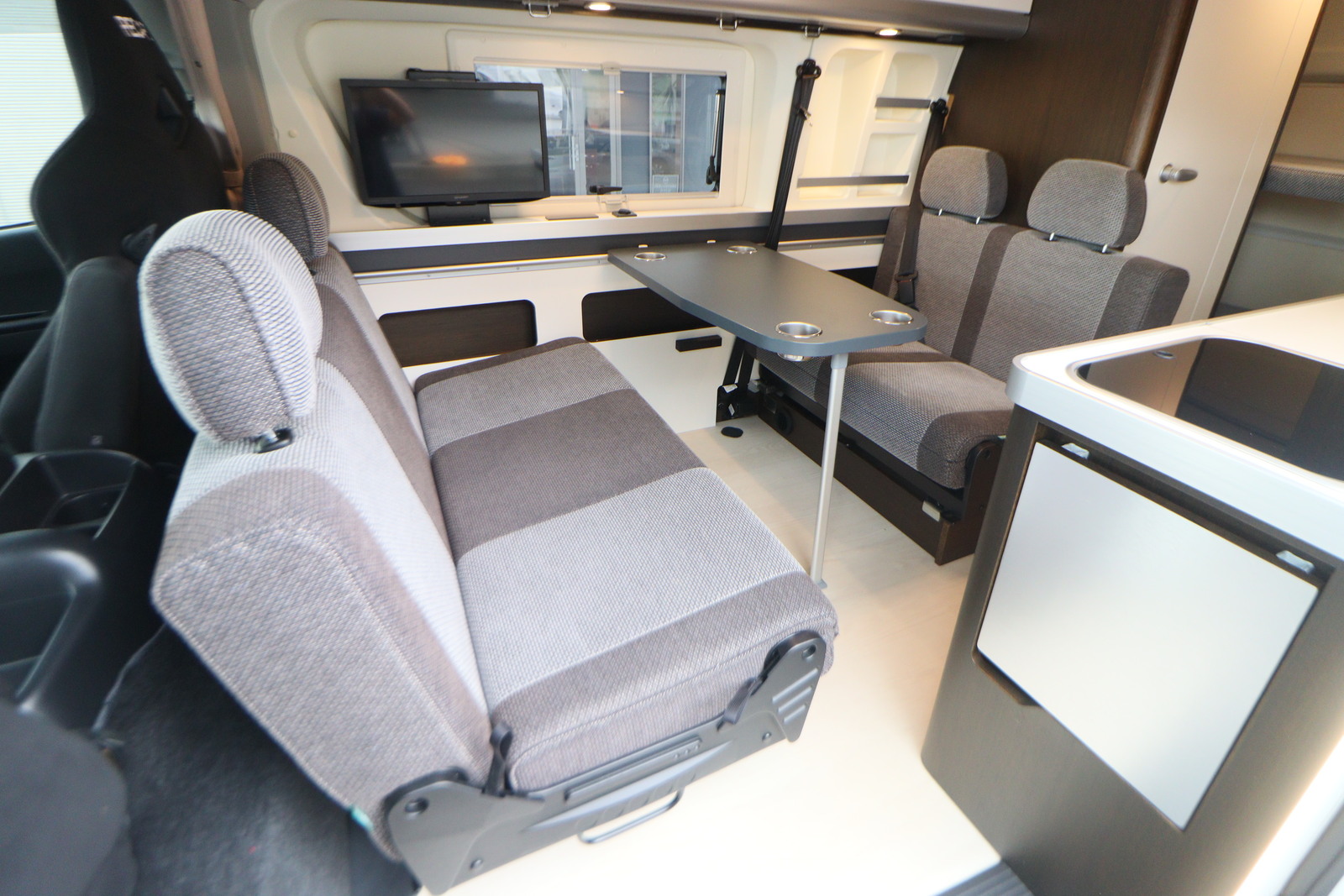 キャンピングカーバンコン