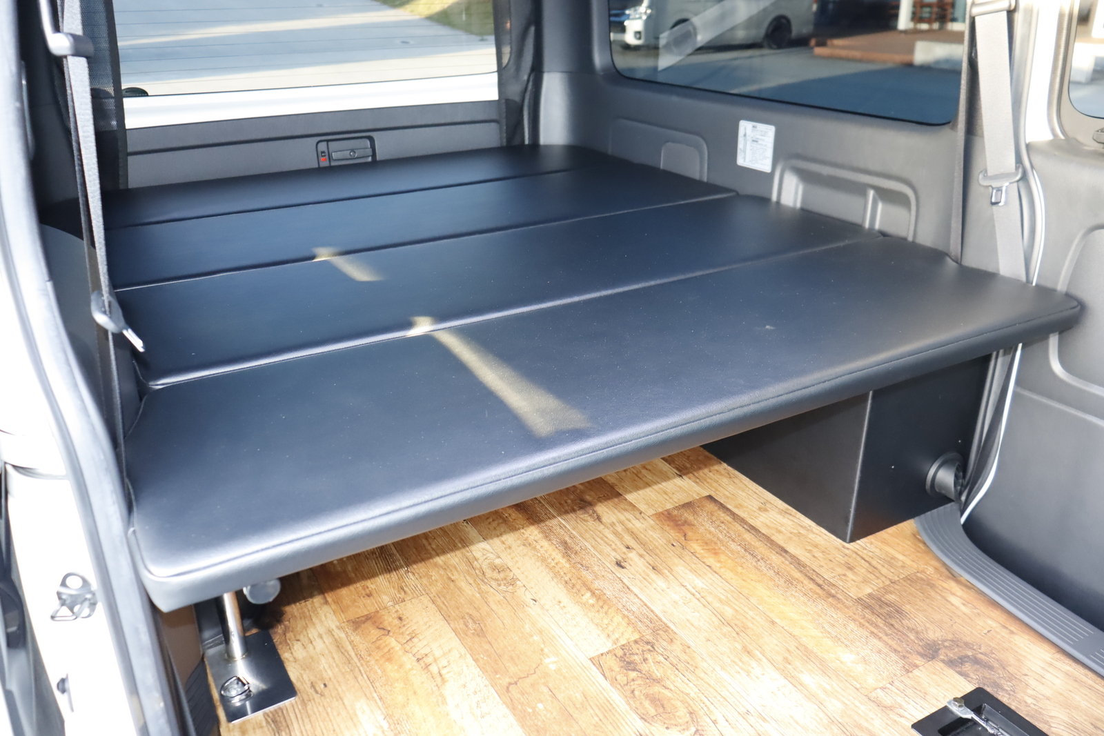 キャンピングカーバンコン