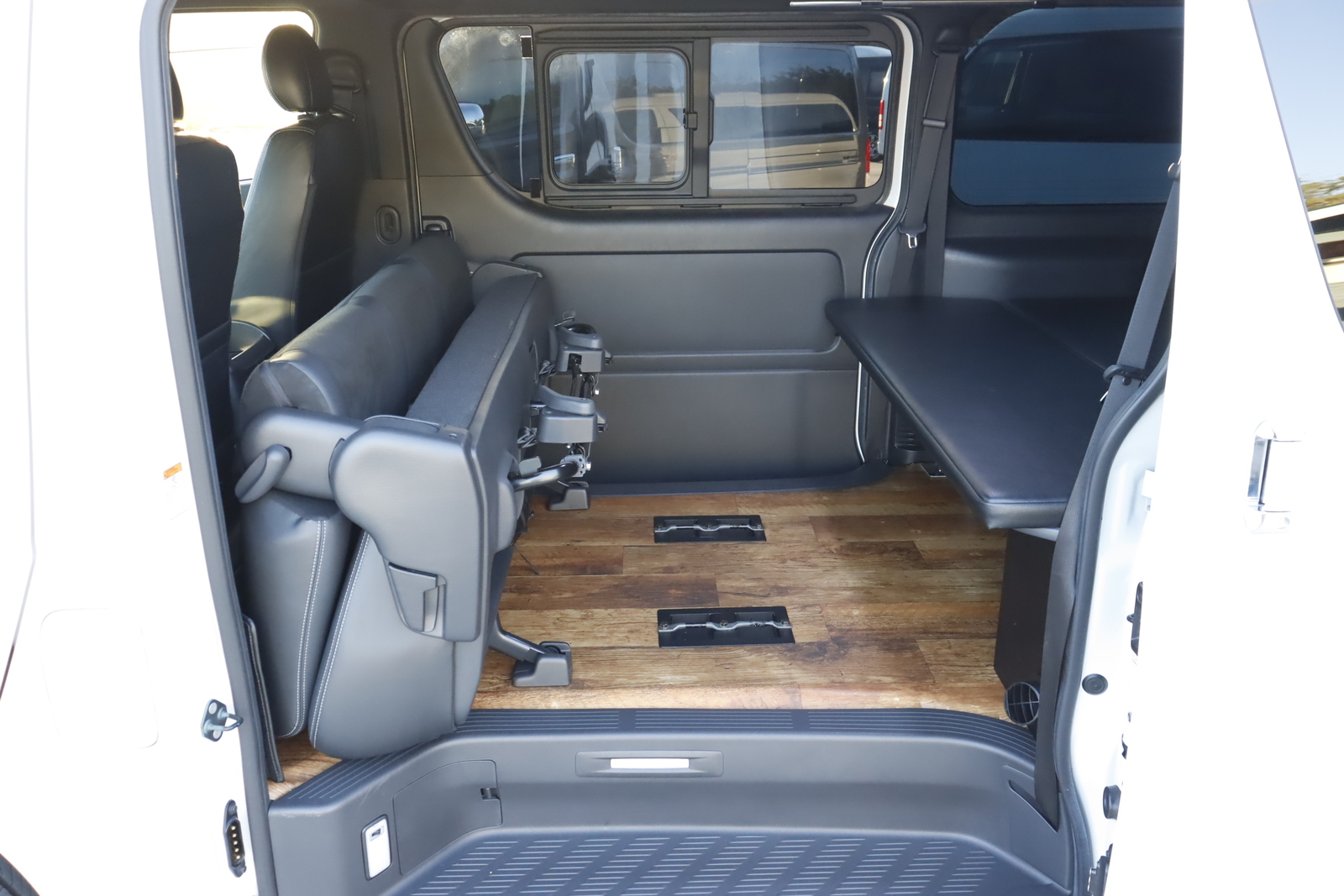 キャンピングカーバンコン