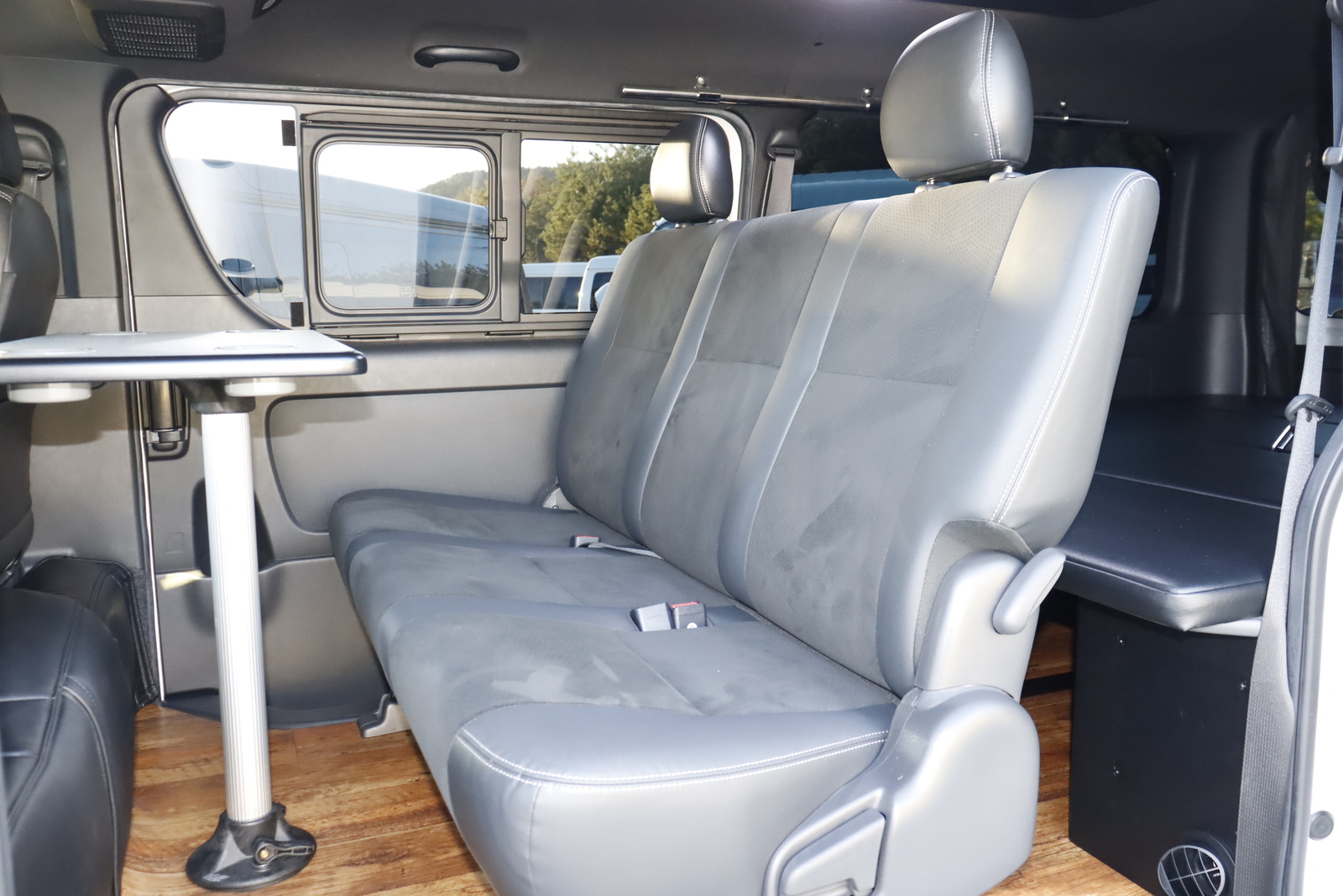 キャンピングカーバンコン