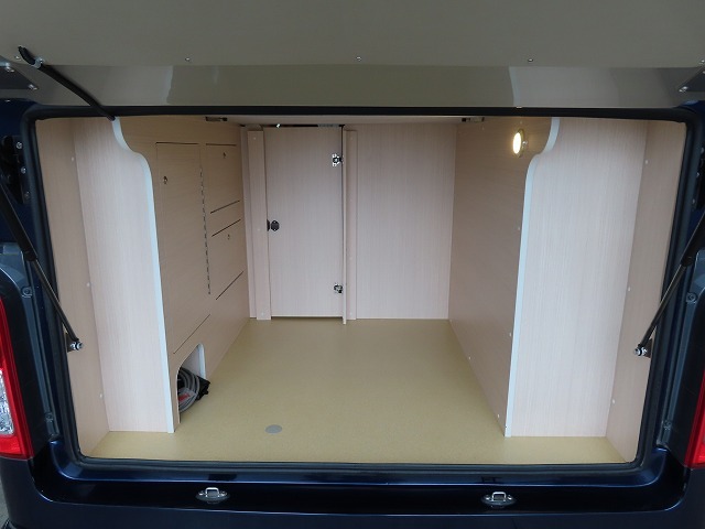 キャンピングカーキャブコン