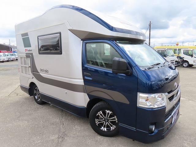 キャンピングカーキャブコン