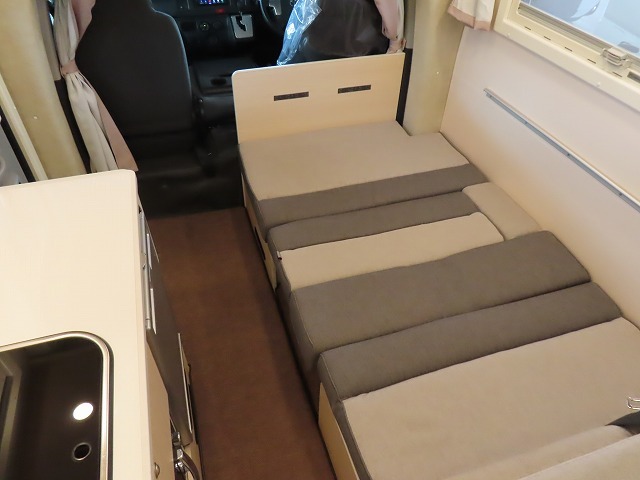 キャンピングカーキャブコン