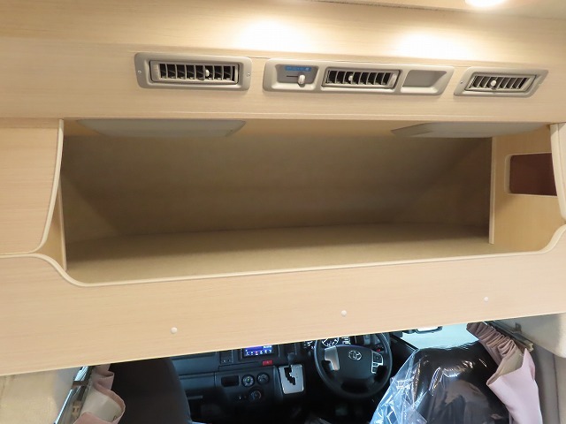 キャンピングカーキャブコン