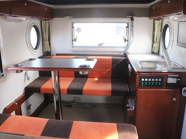 キャンピングカー軽キャンパー