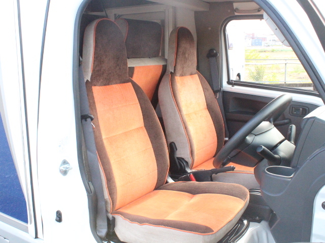 キャンピングカー軽キャンパー