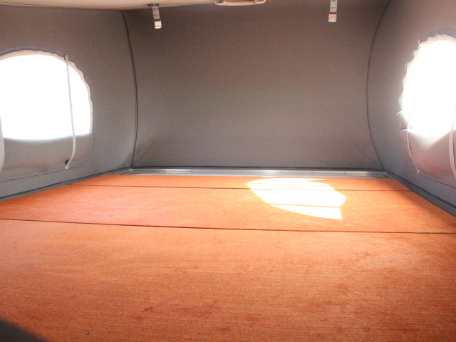 キャンピングカー軽キャンパー