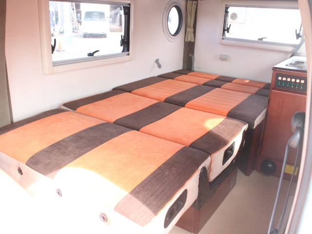 キャンピングカー軽キャンパー