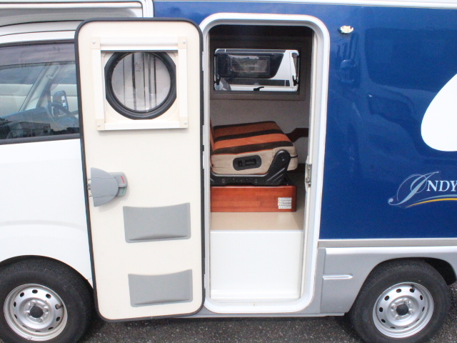 キャンピングカー軽キャンパー