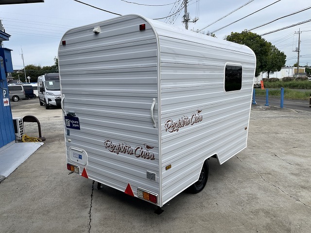 キャンピングカートレーラー