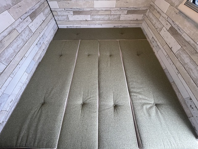 キャンピングカートレーラー