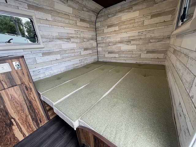 キャンピングカートレーラー