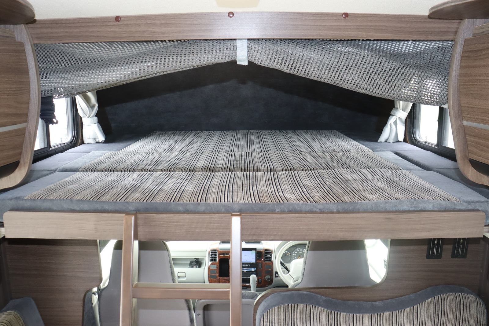 キャンピングカーキャブコン