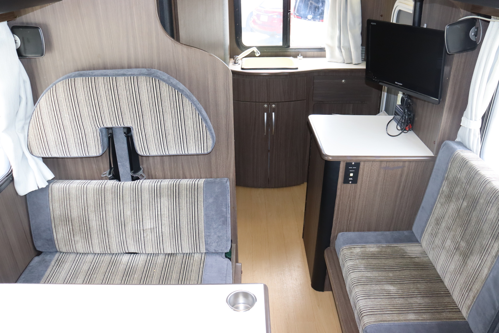 キャンピングカーキャブコン