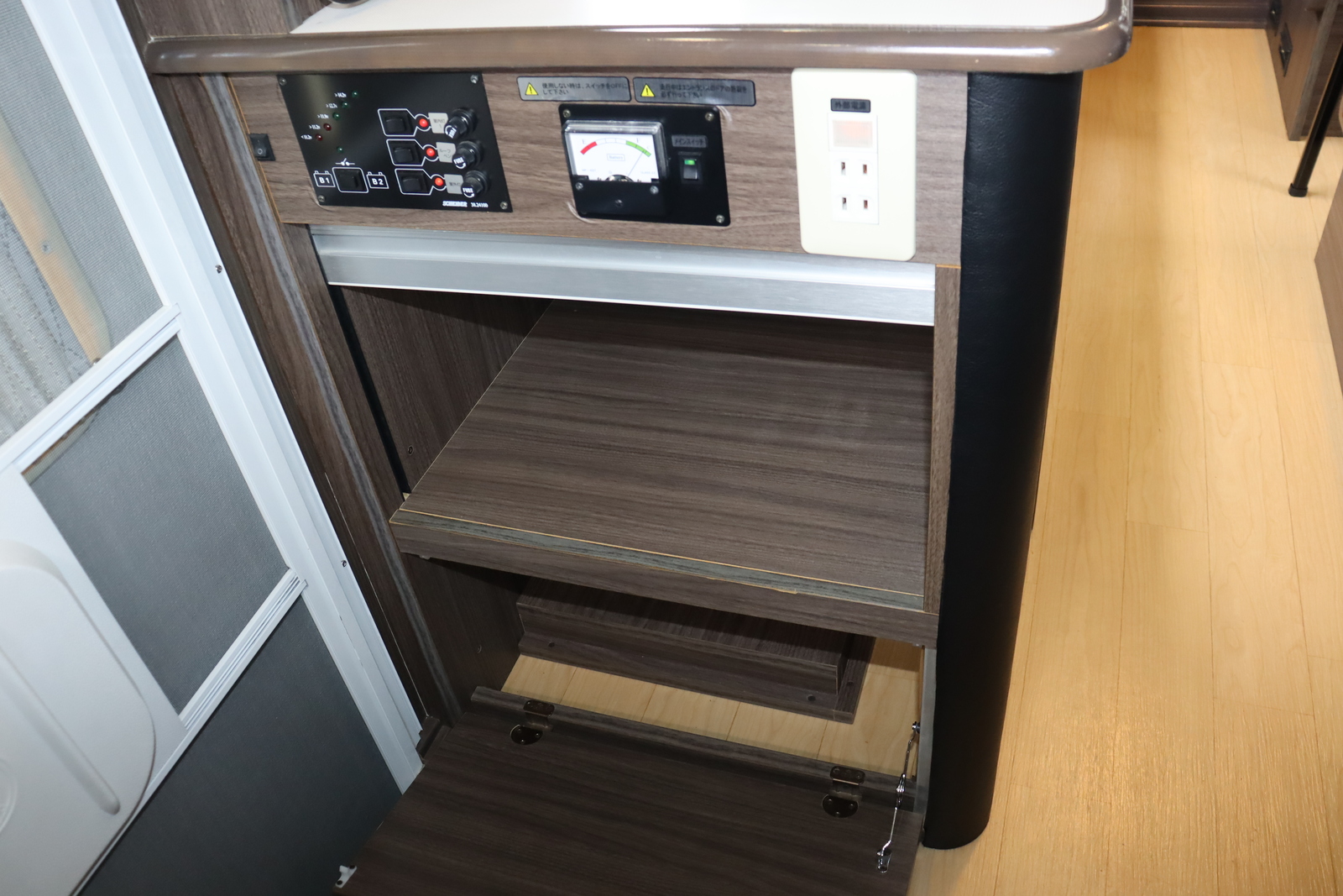 キャンピングカーキャブコン