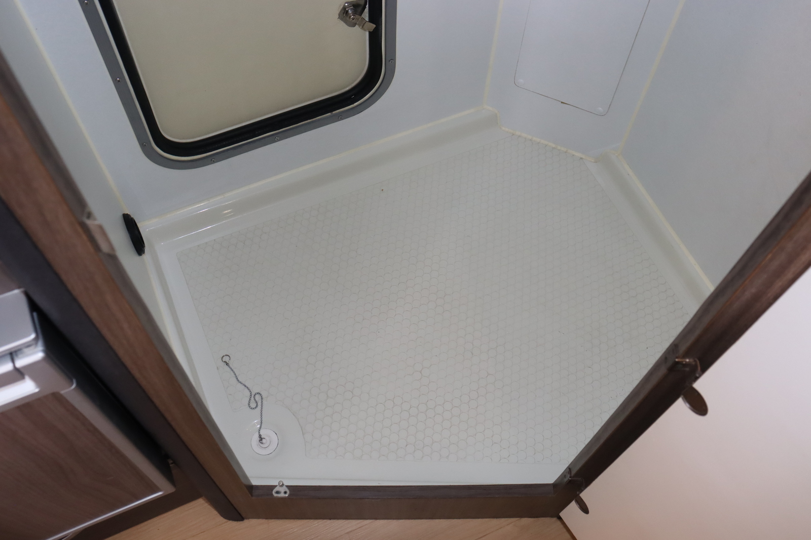 キャンピングカーキャブコン