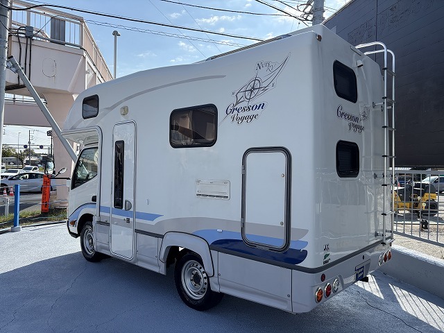 キャンピングカーキャブコン