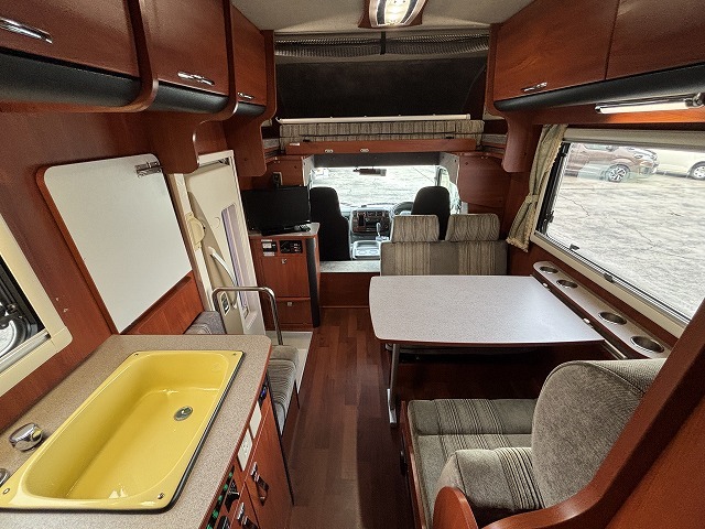 キャンピングカーキャブコン