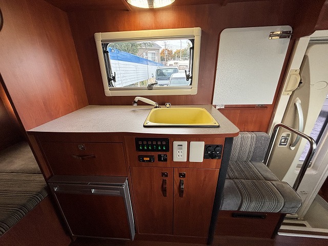 キャンピングカーキャブコン