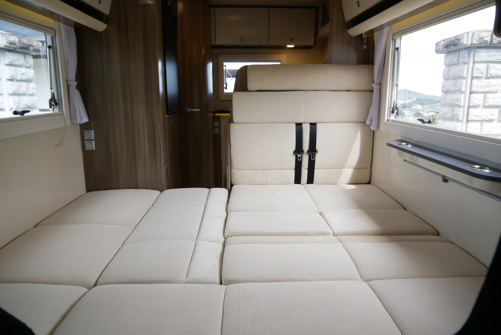 キャンピングカーキャブコン