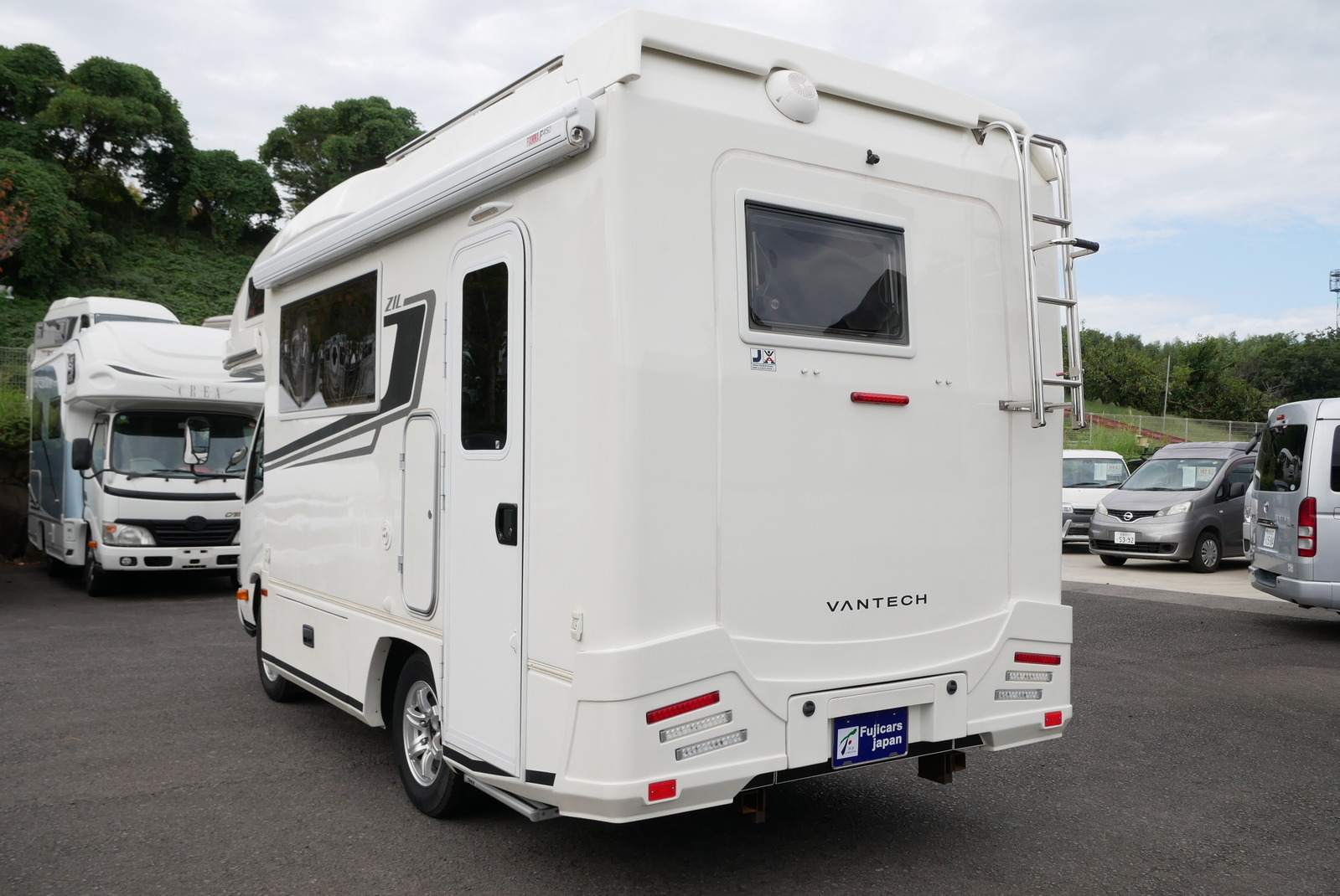 キャンピングカーキャブコン