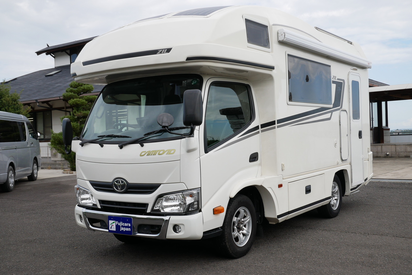 キャンピングカーキャブコン