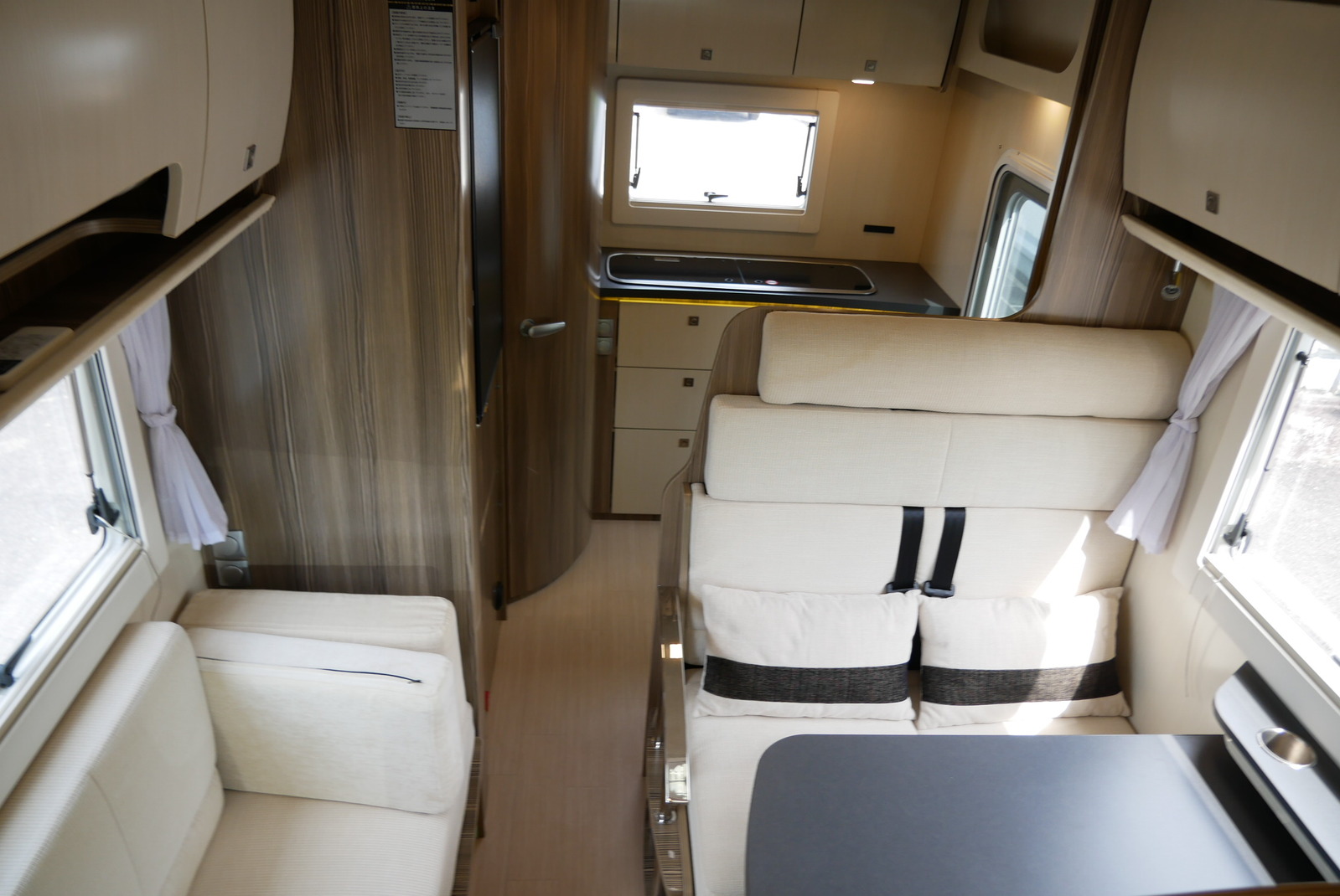 キャンピングカーキャブコン