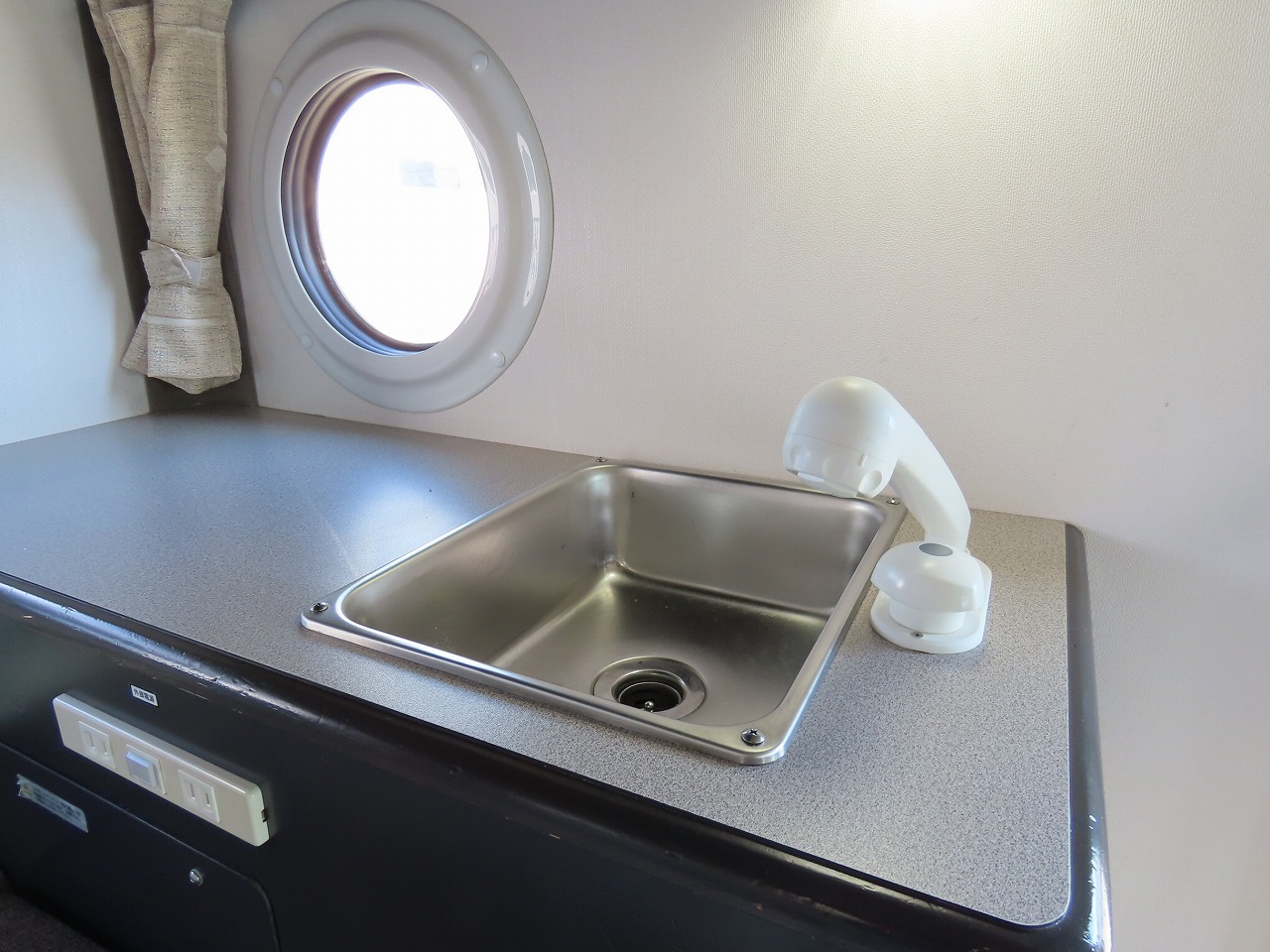 キャンピングカー軽キャンパー