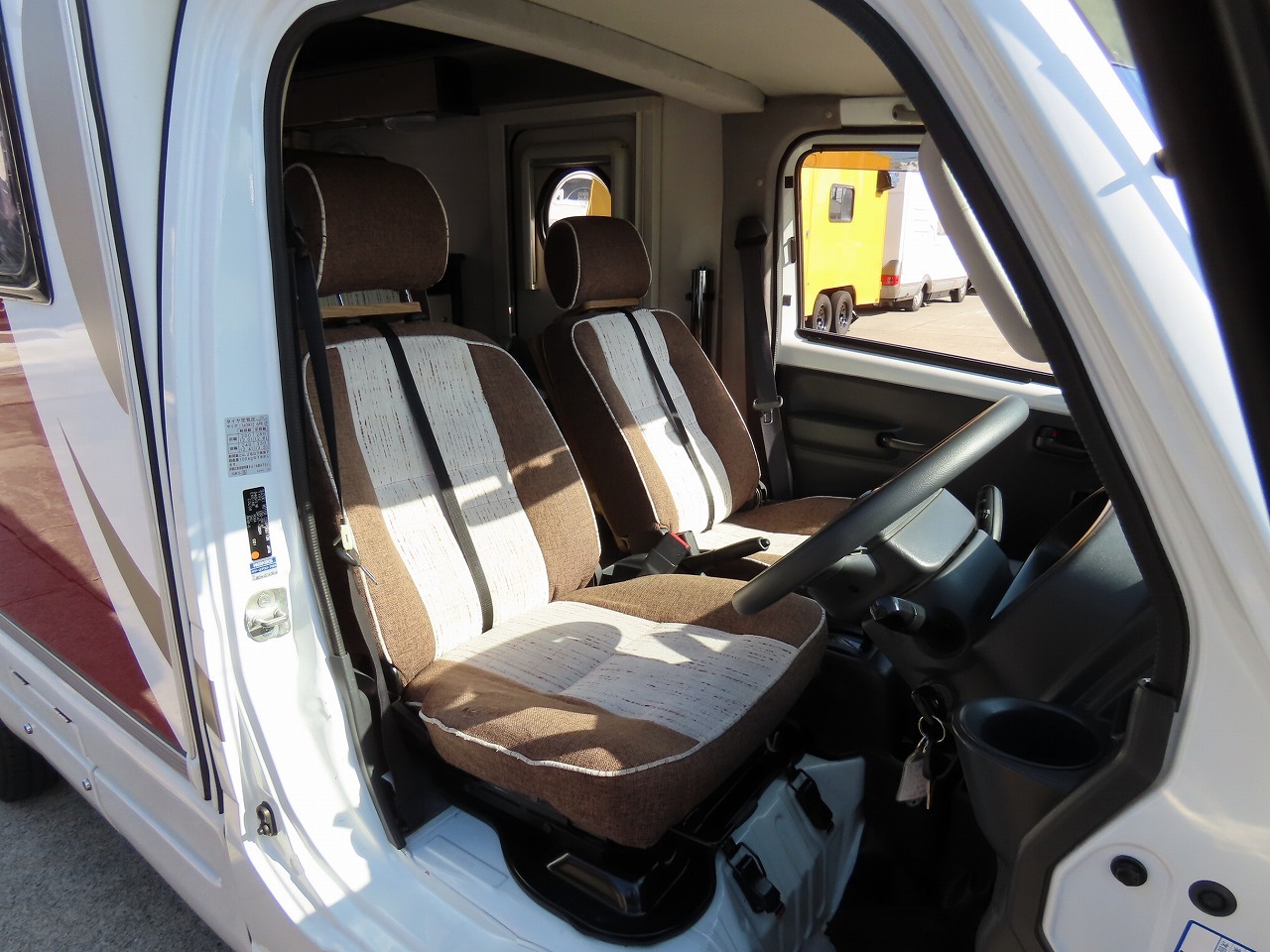 キャンピングカー軽キャンパー