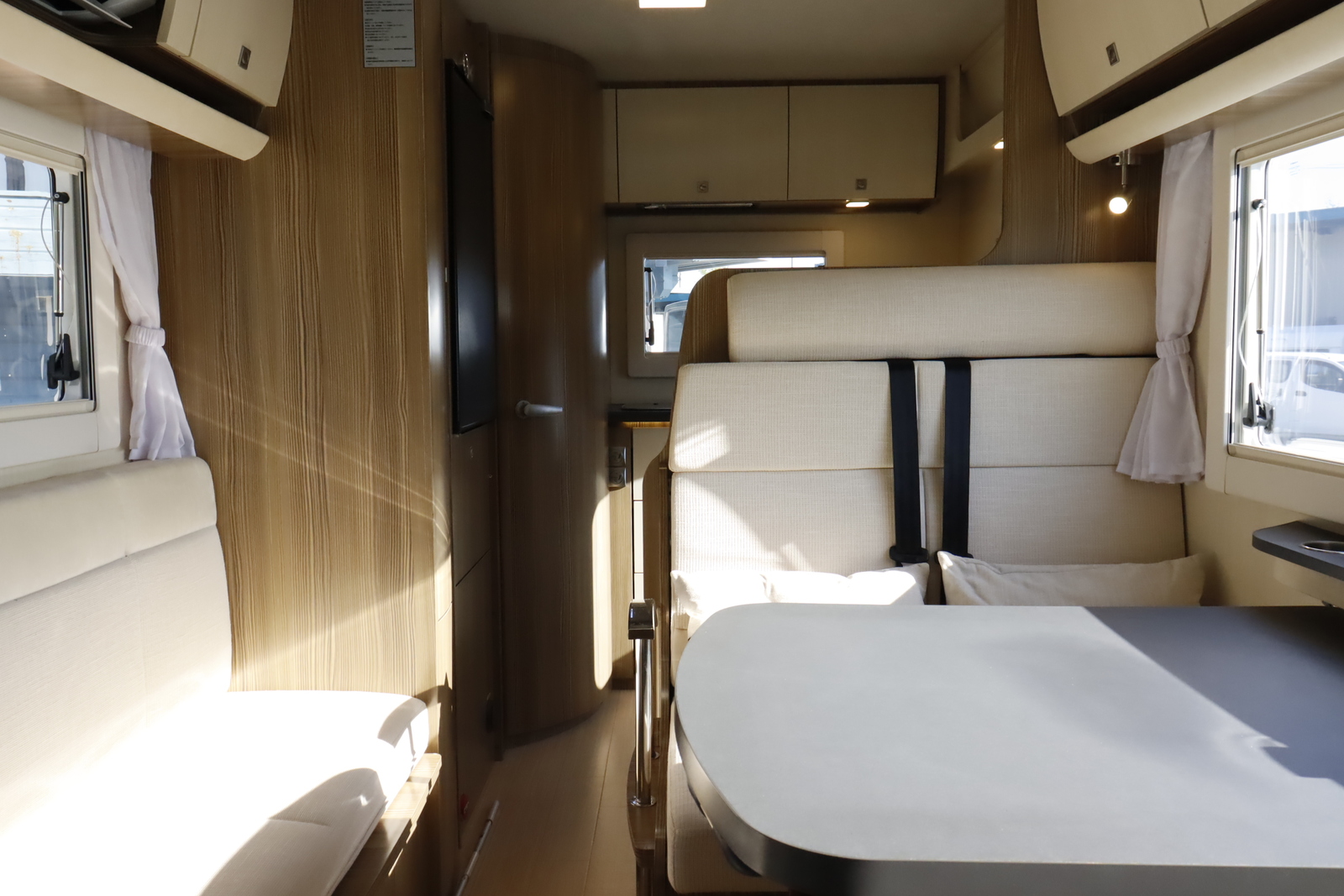 キャンピングカーキャブコン