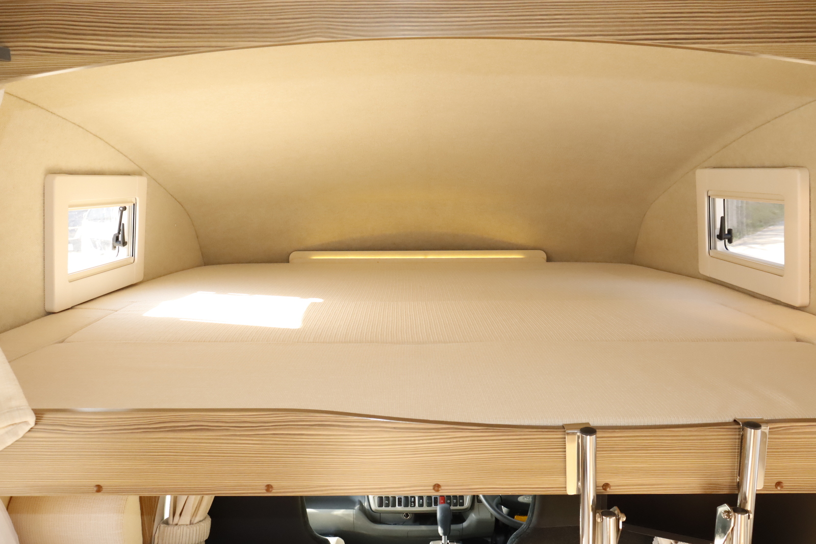 キャンピングカーキャブコン