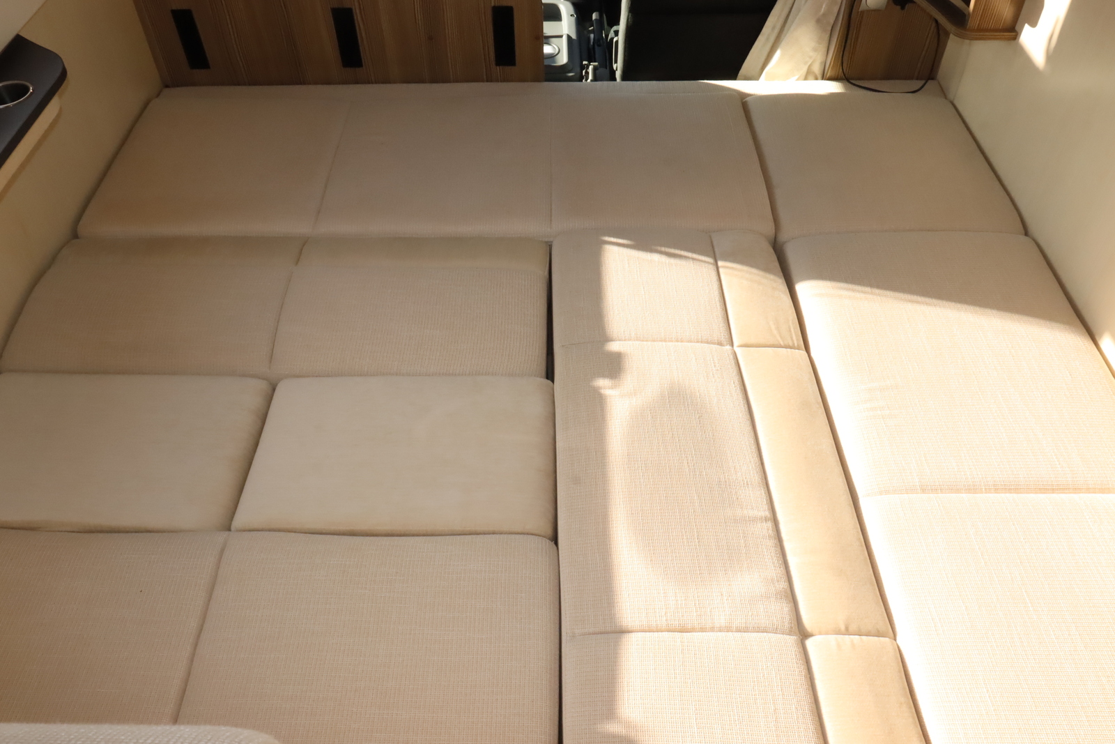 キャンピングカーキャブコン